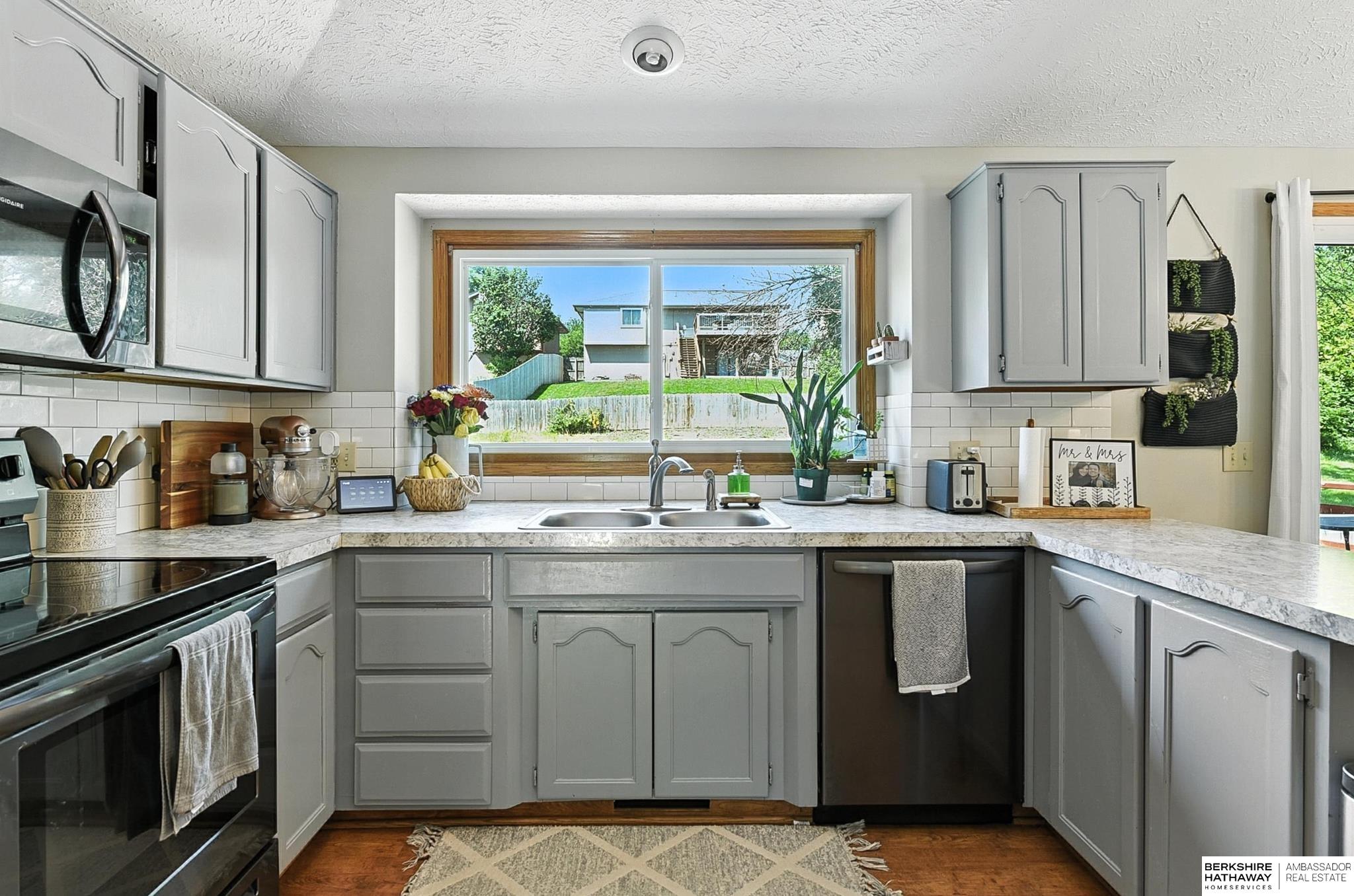 Omaha, Nebraska 68164, United States, 3 Bedrooms Bedrooms, ,2 BathroomsBathrooms,Residential,Active,172371