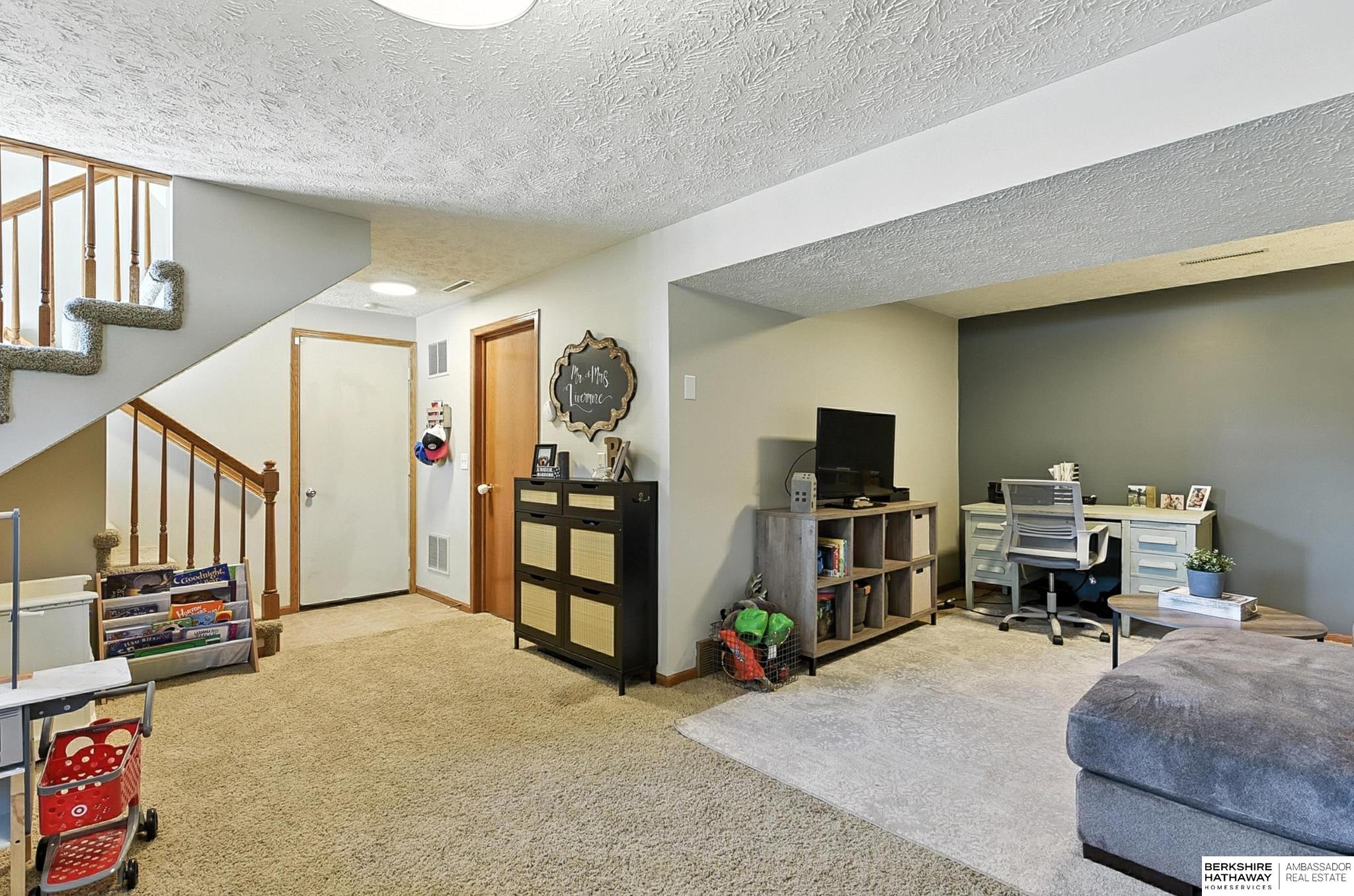 Omaha, Nebraska 68164, United States, 3 Bedrooms Bedrooms, ,2 BathroomsBathrooms,Residential,Active,172371