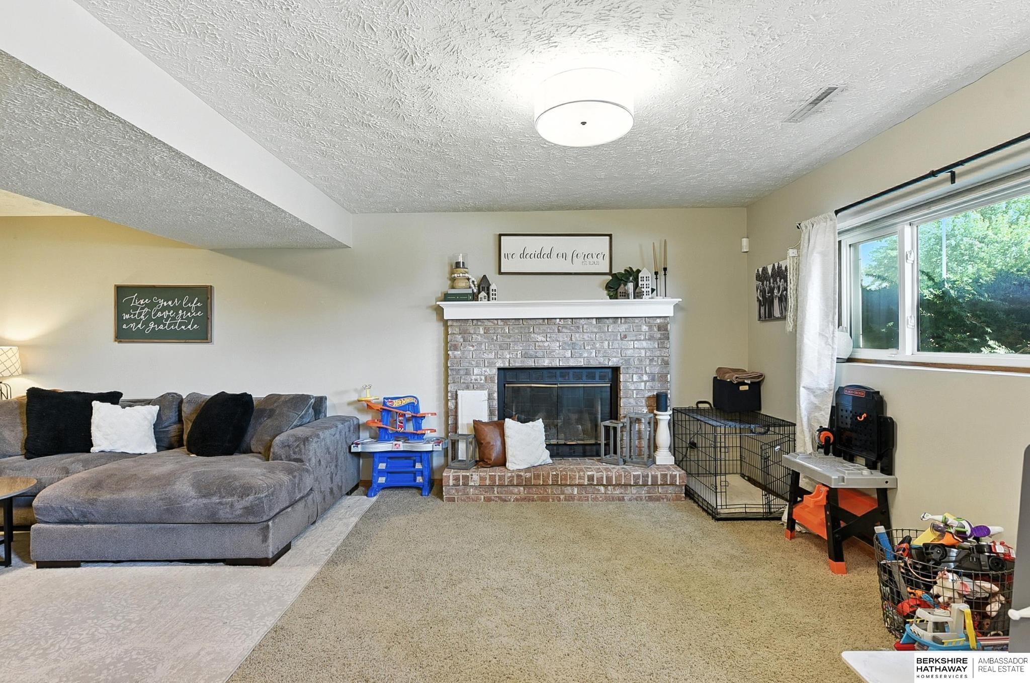 Omaha, Nebraska 68164, United States, 3 Bedrooms Bedrooms, ,2 BathroomsBathrooms,Residential,Active,172371