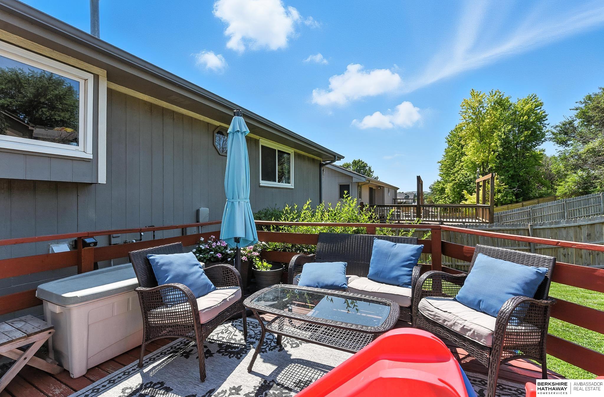 Omaha, Nebraska 68164, United States, 3 Bedrooms Bedrooms, ,2 BathroomsBathrooms,Residential,Active,172371