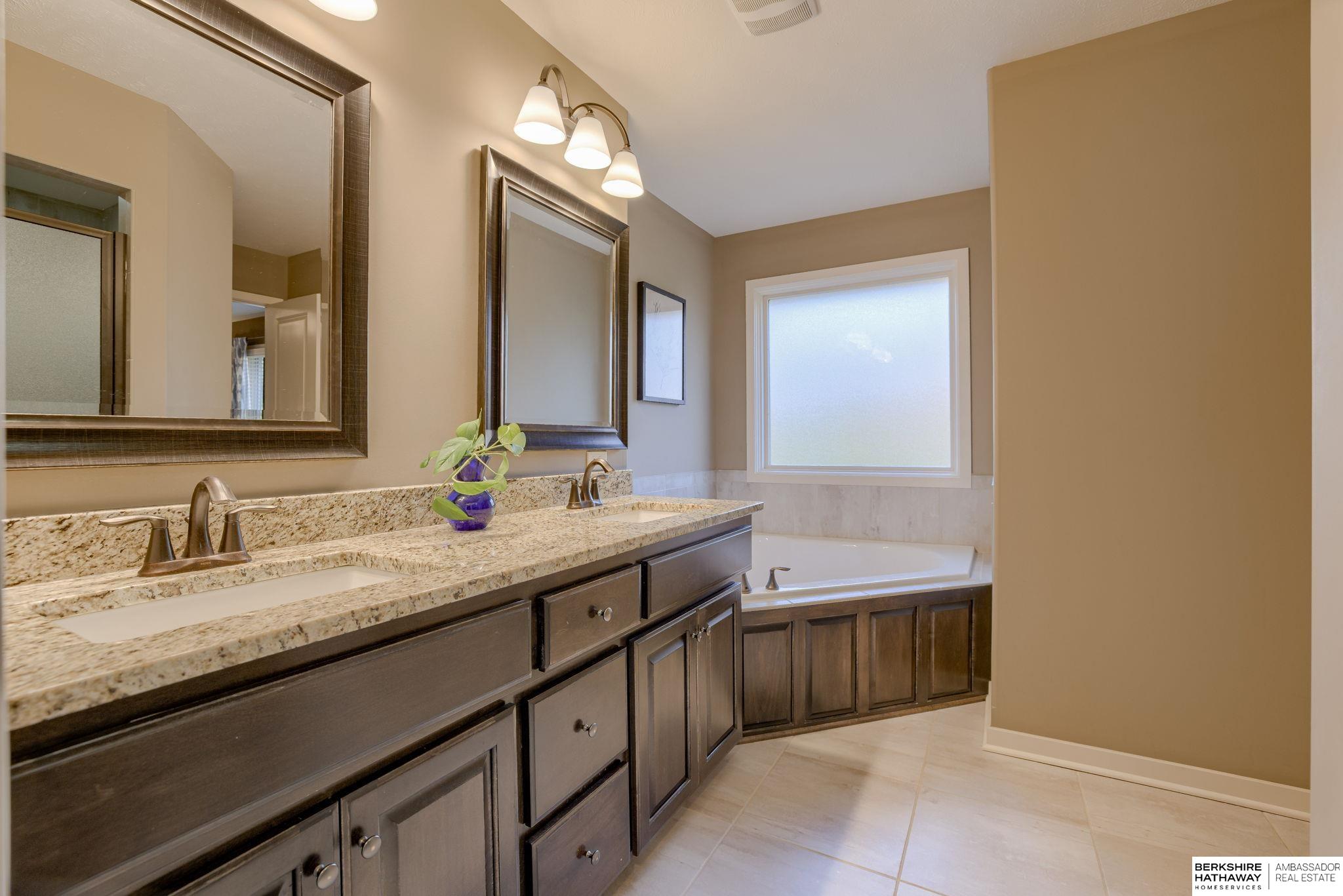 Elkhorn, Nebraska 68022, United States, 4 Bedrooms Bedrooms, ,3 BathroomsBathrooms,Residential,Active,151297