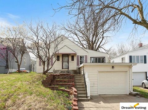 Photo of 4820 Franklin Street, Omaha, NE 68104 (MLS # 22614198)
