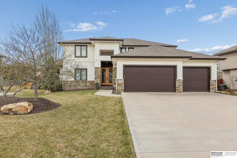 Photo of 1606 Blue Sage Parkway, Elkhorn, NE 68022 (MLS # 22608227)