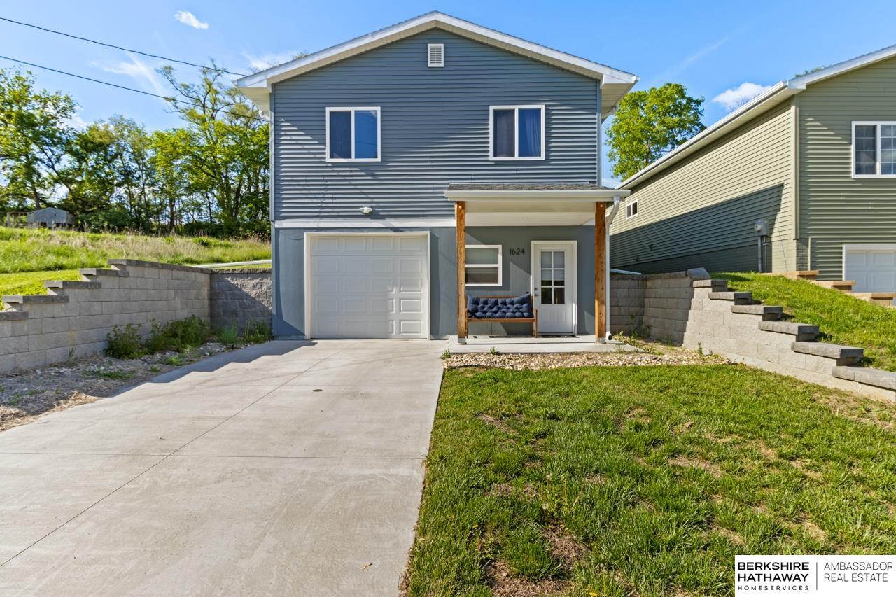 Plattsmouth, Nebraska 68048, United States, 3 Bedrooms Bedrooms, ,3 BathroomsBathrooms,Residential,Active,172781