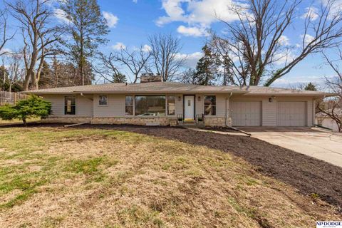 Photo of 10319 Woodridge Lane, Omaha, NE 68124 (MLS # 22606743)