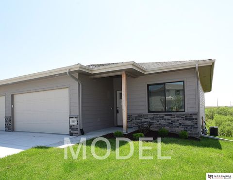Photo of 14803 Willow Street, Bennington, NE 68007 (MLS # 22519728)