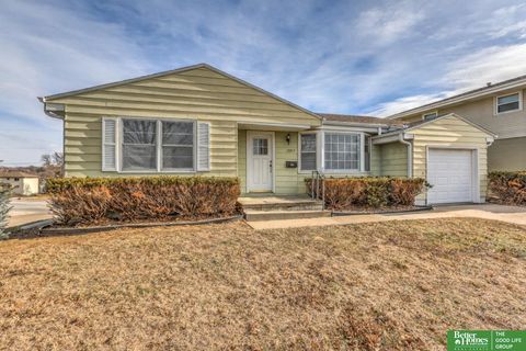 Photo of 1829 Robertson Drive, Omaha, NE 68114 (MLS # 22604402)