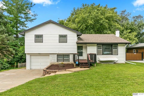 Photo of 304 Payne Avenue, Bellevue, NE 68005 (MLS # 22630424)