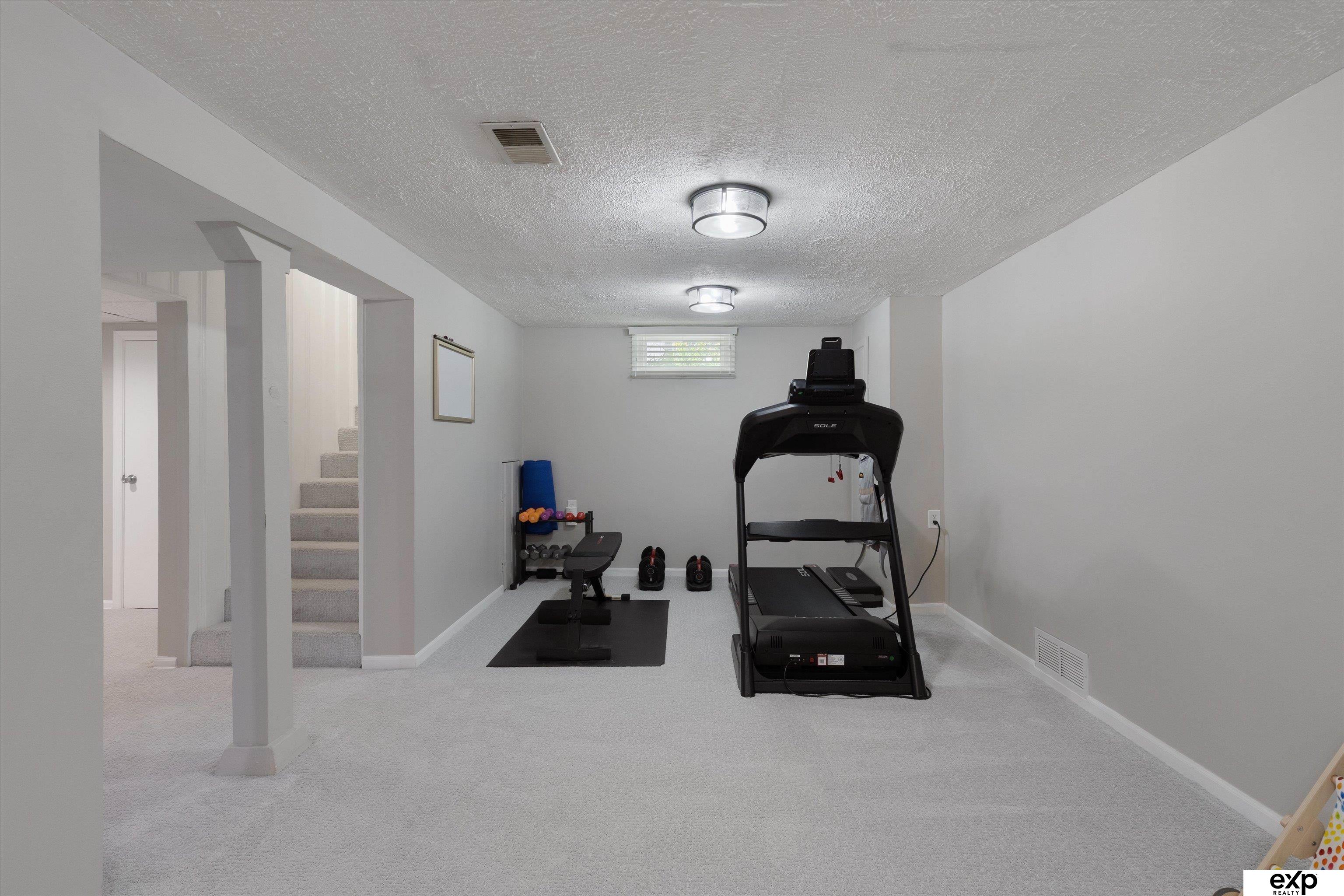 Omaha, Nebraska 68106, United States, 3 Bedrooms Bedrooms, ,3 BathroomsBathrooms,Residential,Pending,154816