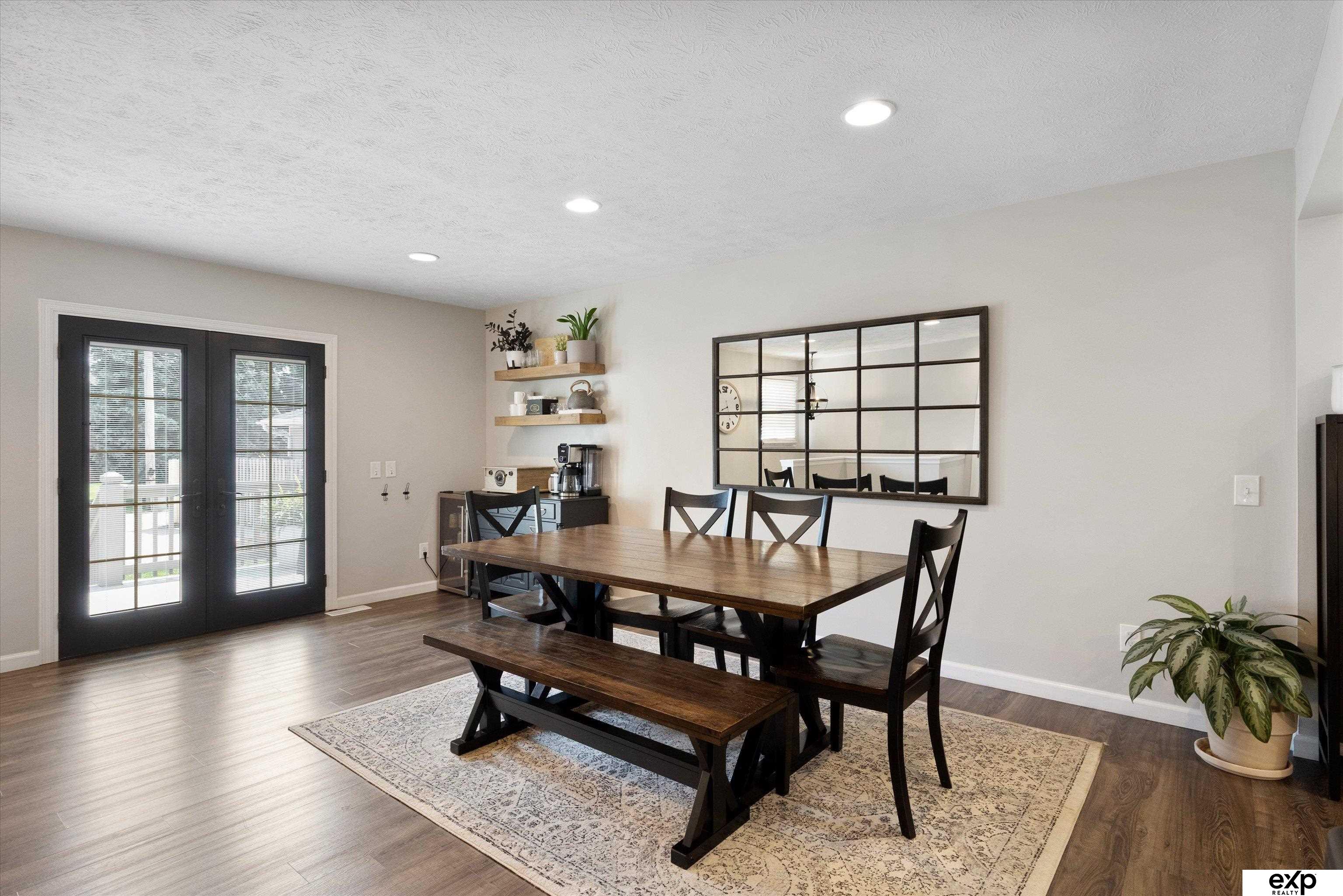 Omaha, Nebraska 68106, United States, 3 Bedrooms Bedrooms, ,3 BathroomsBathrooms,Residential,Pending,154816