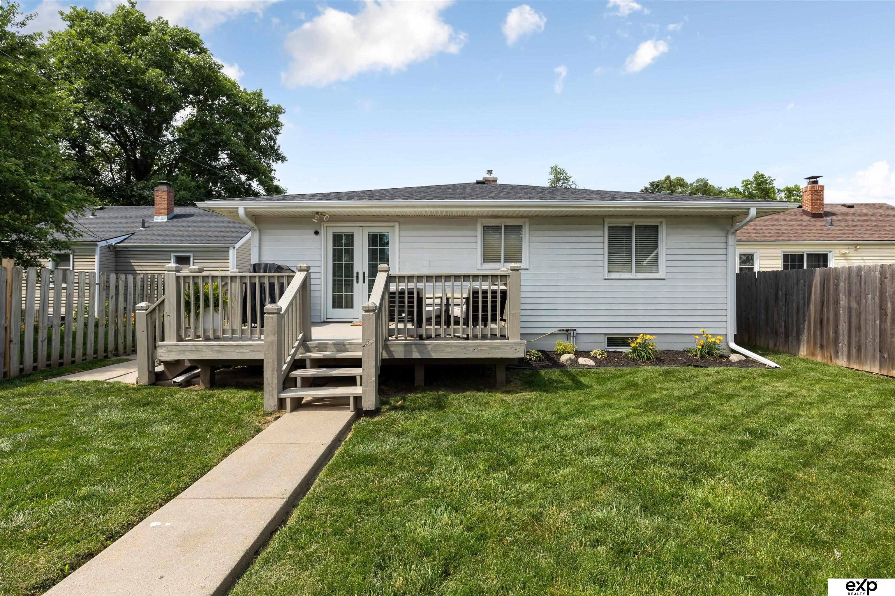 Omaha, Nebraska 68106, United States, 3 Bedrooms Bedrooms, ,3 BathroomsBathrooms,Residential,Pending,154816