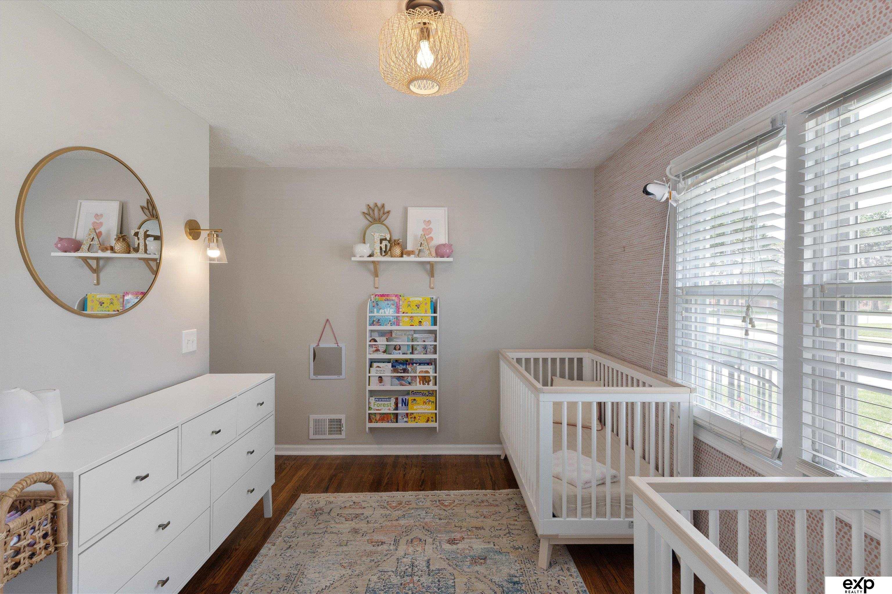 Omaha, Nebraska 68106, United States, 3 Bedrooms Bedrooms, ,3 BathroomsBathrooms,Residential,Pending,154816