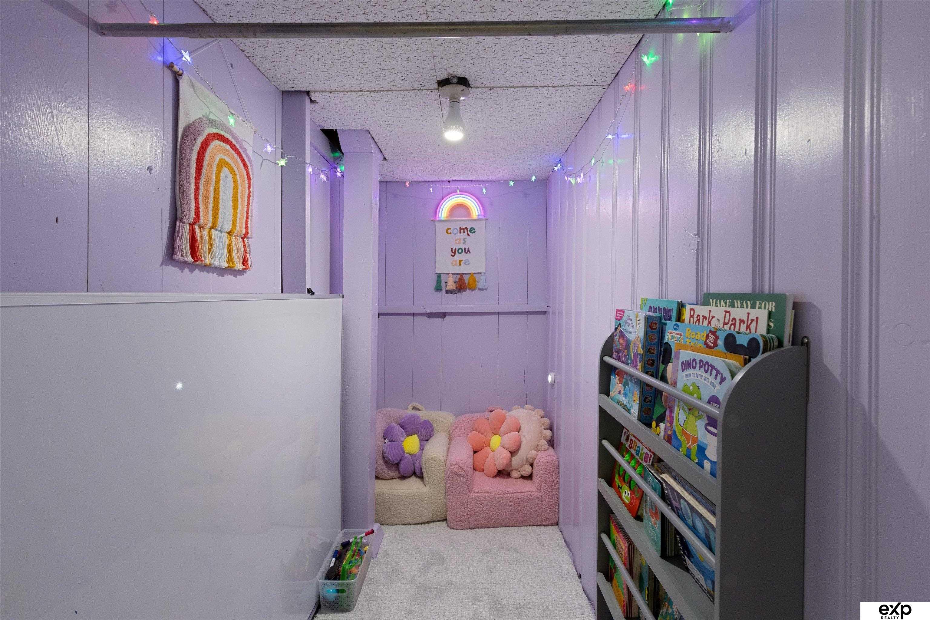 Omaha, Nebraska 68106, United States, 3 Bedrooms Bedrooms, ,3 BathroomsBathrooms,Residential,Pending,154816