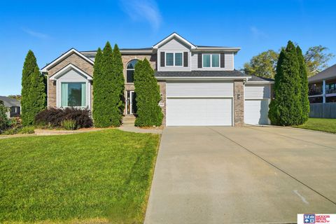 Photo of 4400 Speidel Lane, Lincoln, NE 68516 (MLS # 22530793) Photo of 4400 Speidel Lane, Lincoln, NE 68516 (MLS # 22530793)
