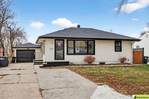 Photo of 4814 S 50 Avenue, Omaha, NE 68117 (MLS # 22534153)