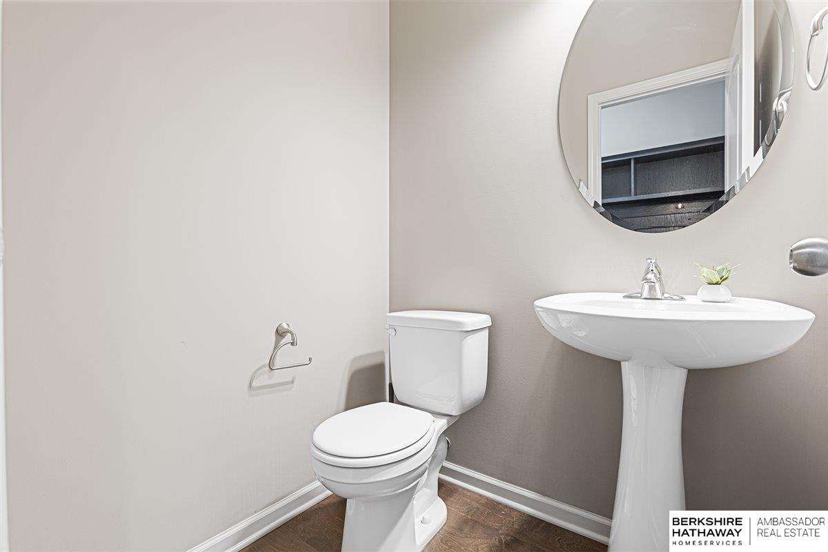 Omaha, Nebraska 68022, United States, 5 Bedrooms Bedrooms, ,4 BathroomsBathrooms,Residential,Active,139910