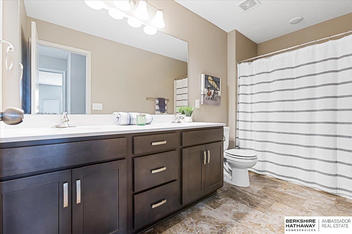 Omaha, Nebraska 68022, United States, 5 Bedrooms Bedrooms, ,4 BathroomsBathrooms,Residential,Active,139910