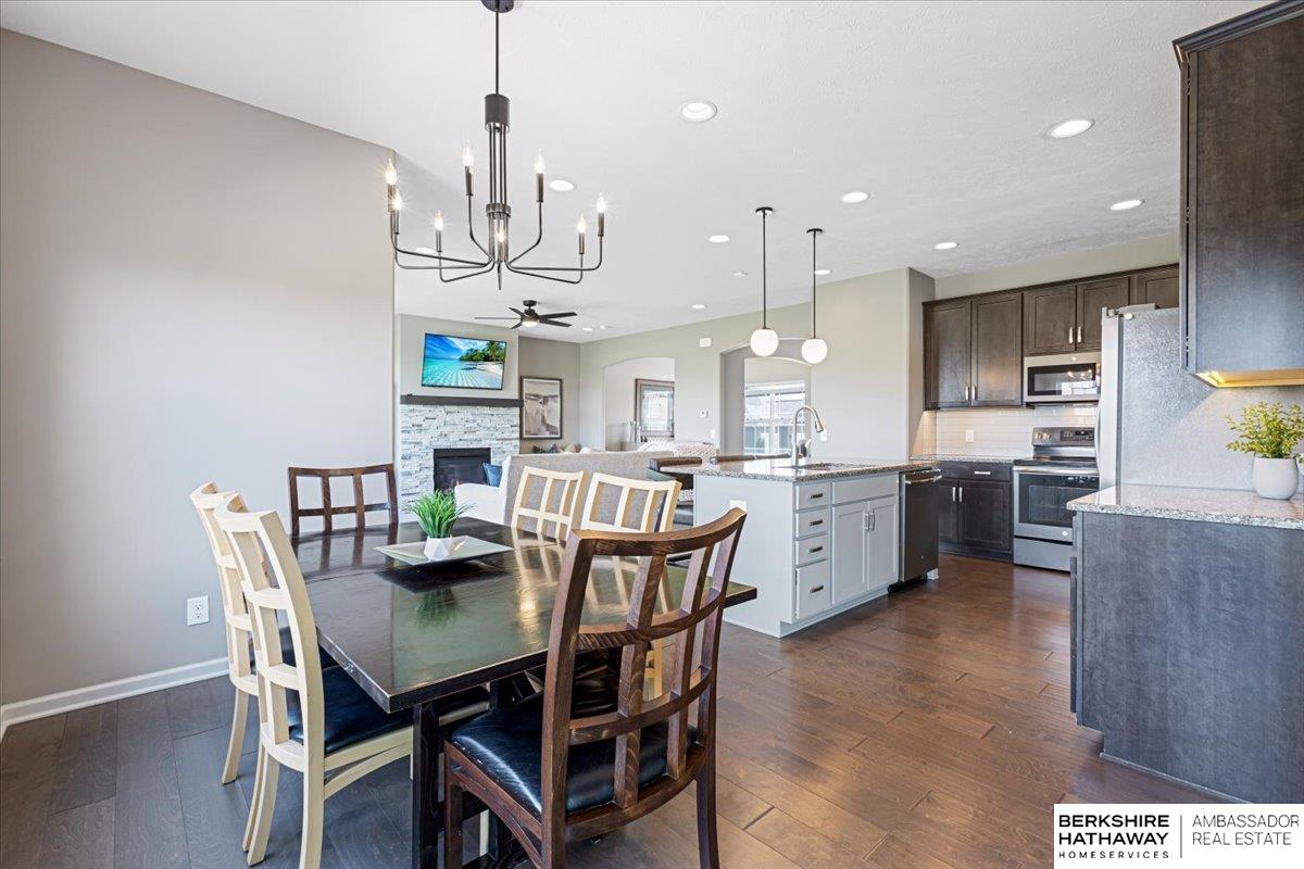 Omaha, Nebraska 68022, United States, 5 Bedrooms Bedrooms, ,4 BathroomsBathrooms,Residential,Active,139910