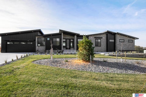 Photo of 902 S Lakeview Way, Ashland, NE 68003 (MLS # 22618660)