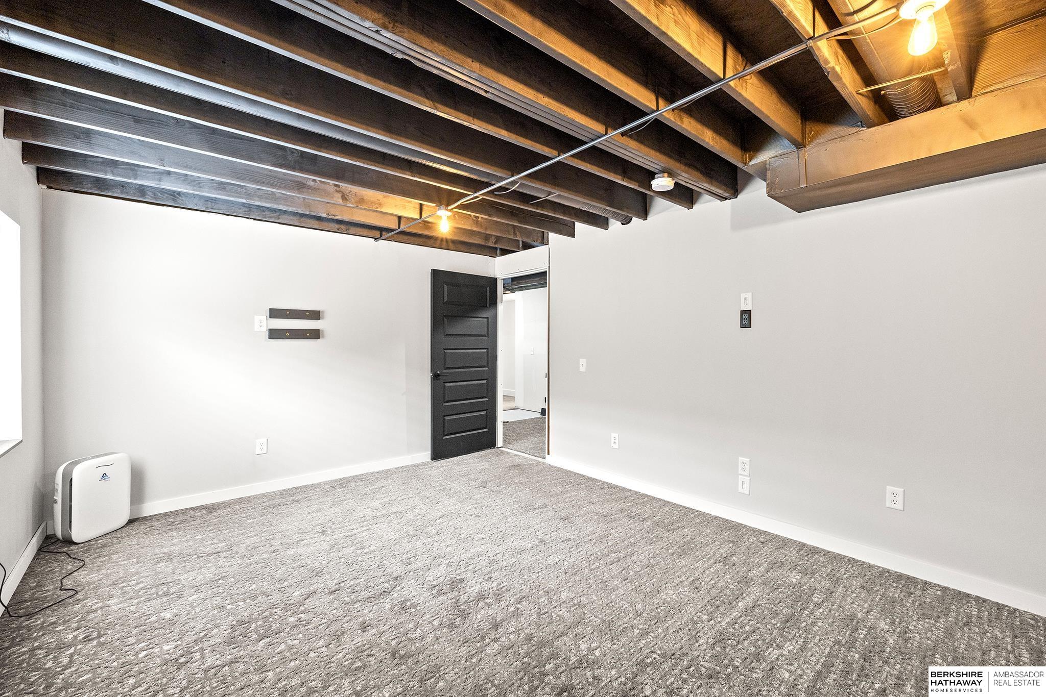 Elkhorn, Nebraska 68022, United States, 3 Bedrooms Bedrooms, ,2 BathroomsBathrooms,Residential,Pending,199234