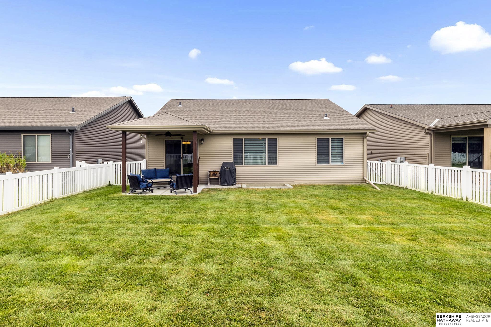 Elkhorn, Nebraska 68022, United States, 3 Bedrooms Bedrooms, ,2 BathroomsBathrooms,Residential,Pending,199234