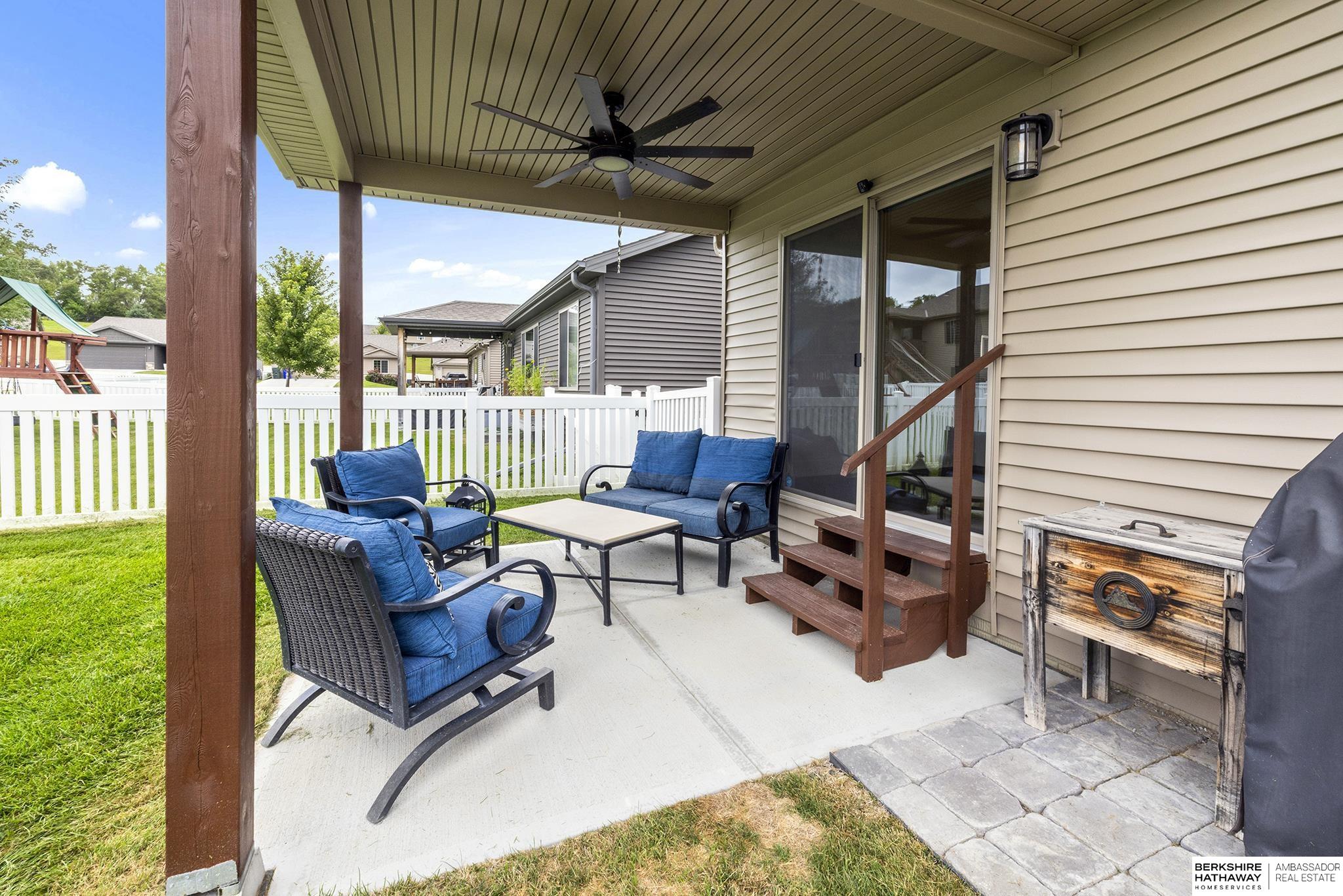 Elkhorn, Nebraska 68022, United States, 3 Bedrooms Bedrooms, ,2 BathroomsBathrooms,Residential,Pending,199234