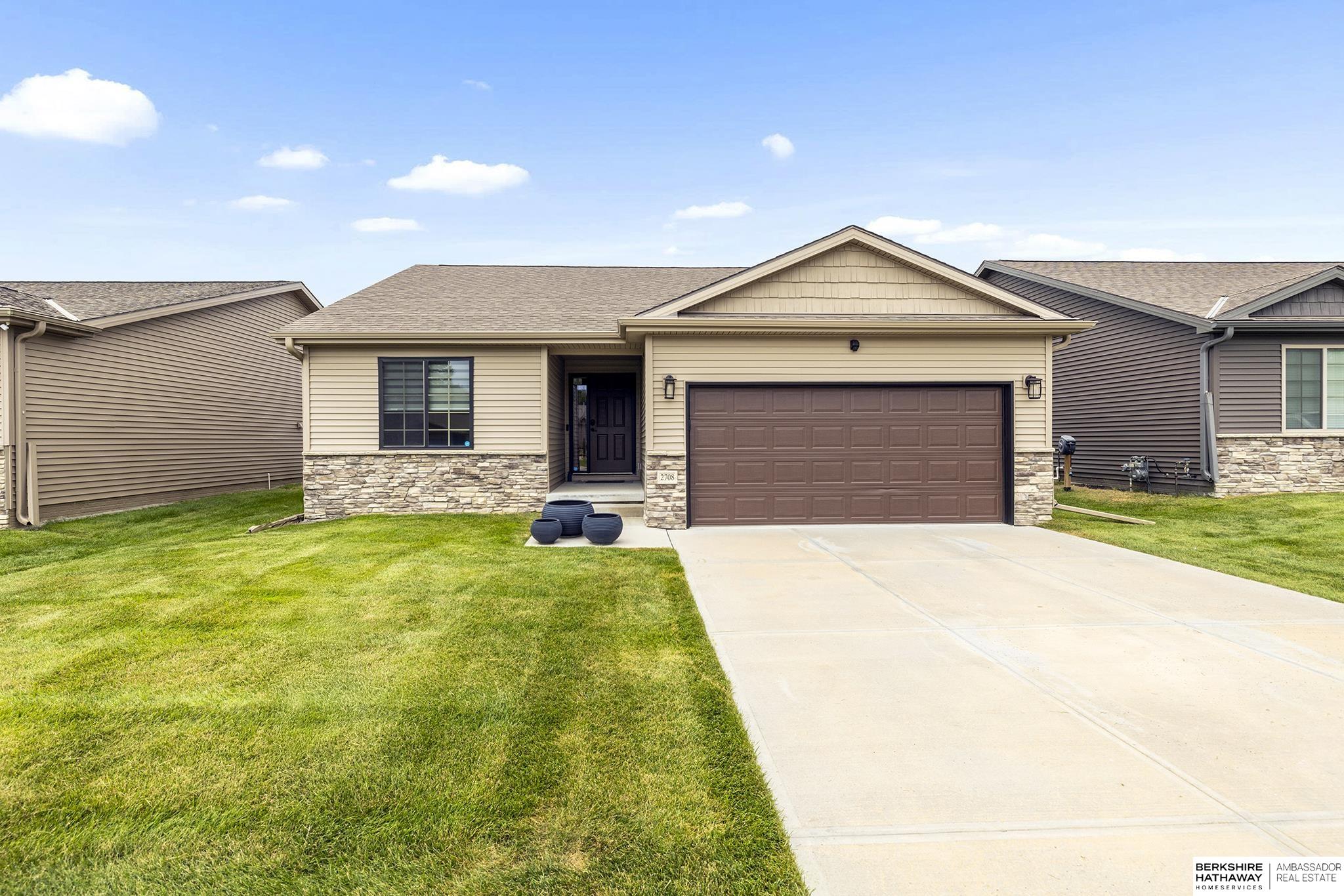 Elkhorn, Nebraska 68022, United States, 3 Bedrooms Bedrooms, ,2 BathroomsBathrooms,Residential,Pending,199234