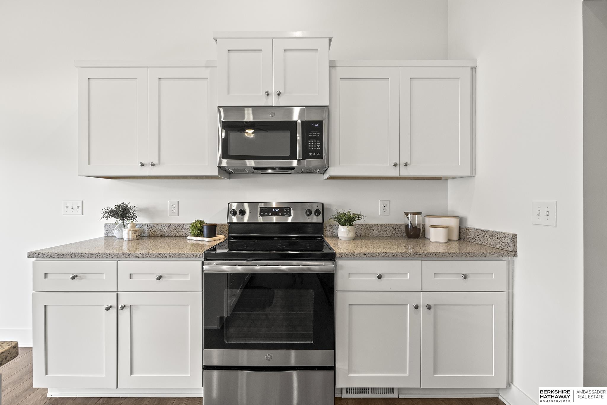 Elkhorn, Nebraska 68022, United States, 3 Bedrooms Bedrooms, ,2 BathroomsBathrooms,Residential,Pending,199234