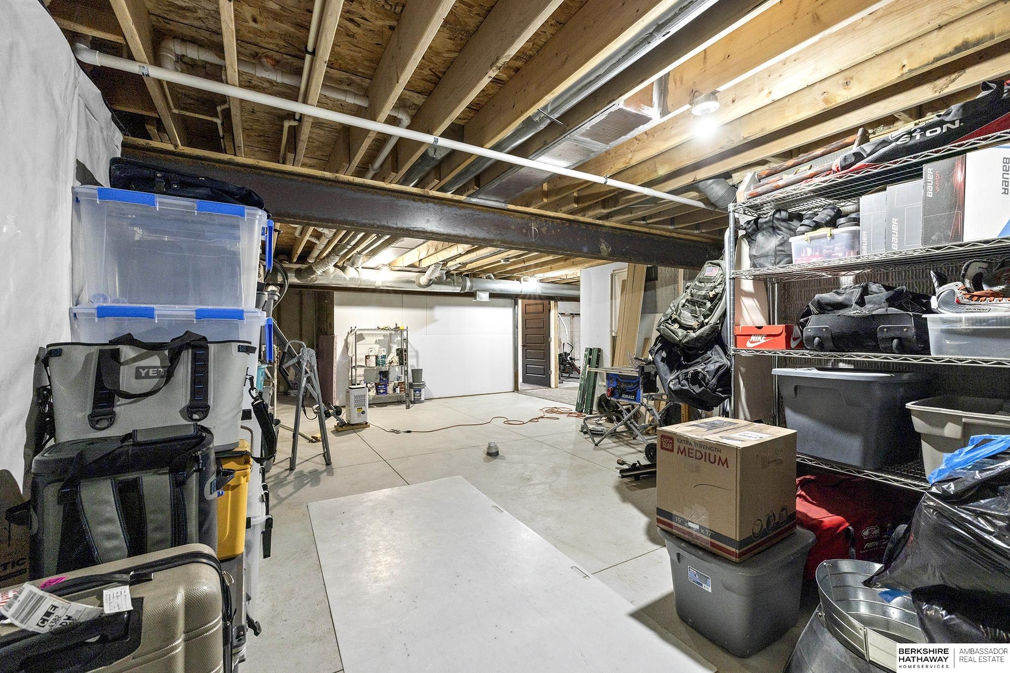 Elkhorn, Nebraska 68022, United States, 3 Bedrooms Bedrooms, ,2 BathroomsBathrooms,Residential,Pending,199234