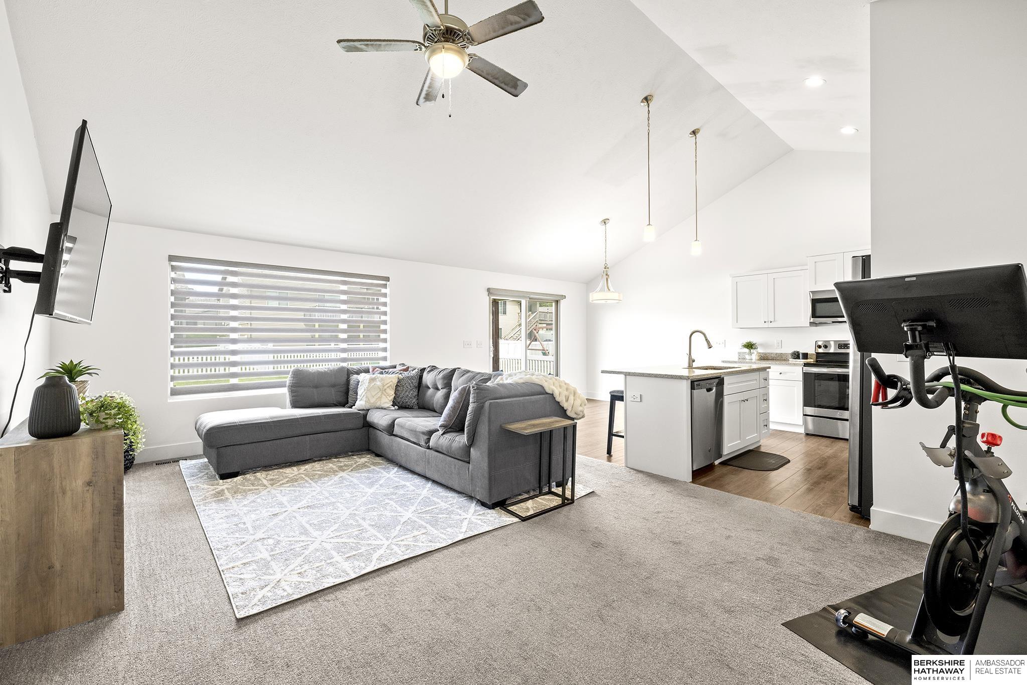 Elkhorn, Nebraska 68022, United States, 3 Bedrooms Bedrooms, ,2 BathroomsBathrooms,Residential,Pending,199234