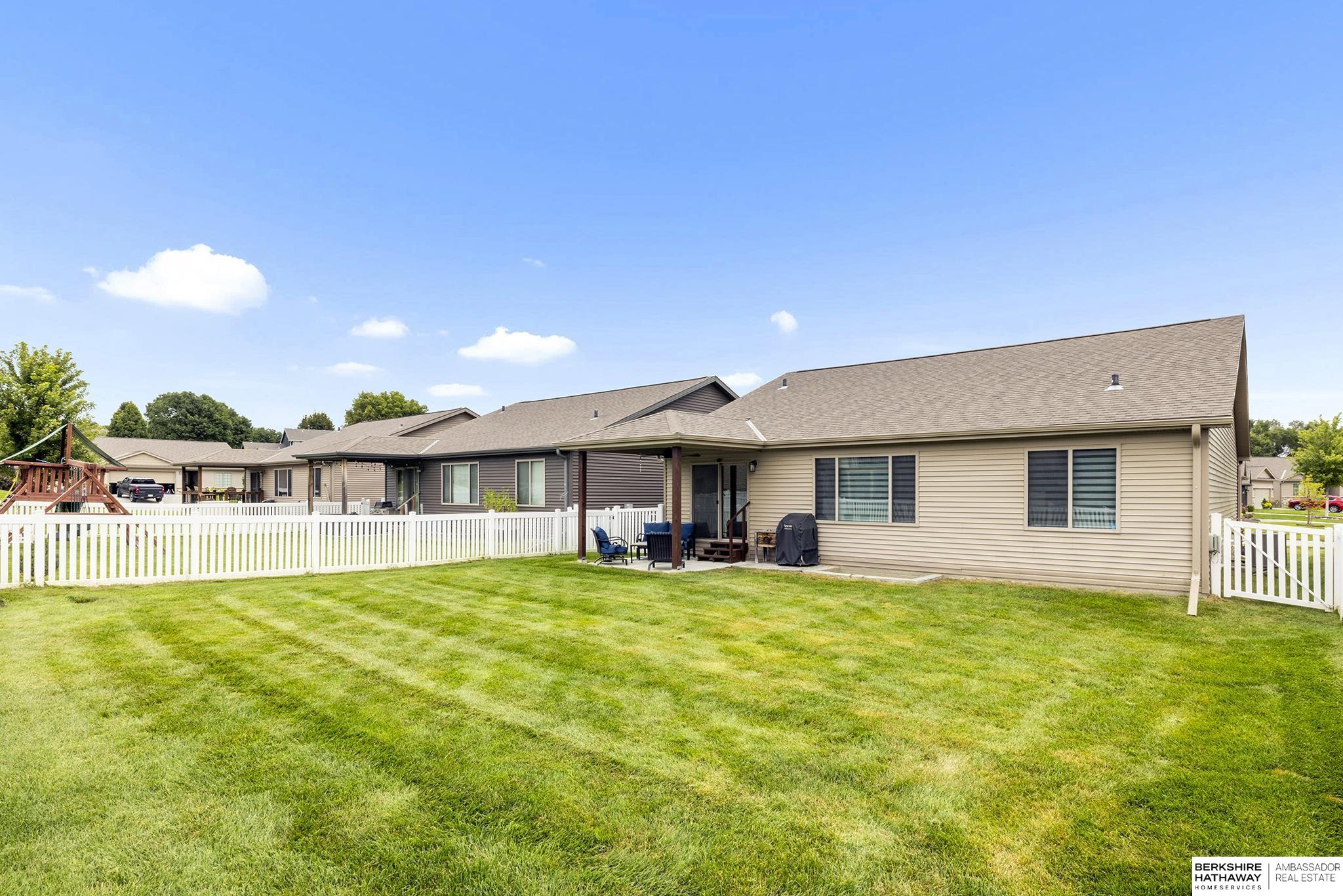 Elkhorn, Nebraska 68022, United States, 3 Bedrooms Bedrooms, ,2 BathroomsBathrooms,Residential,Pending,199234