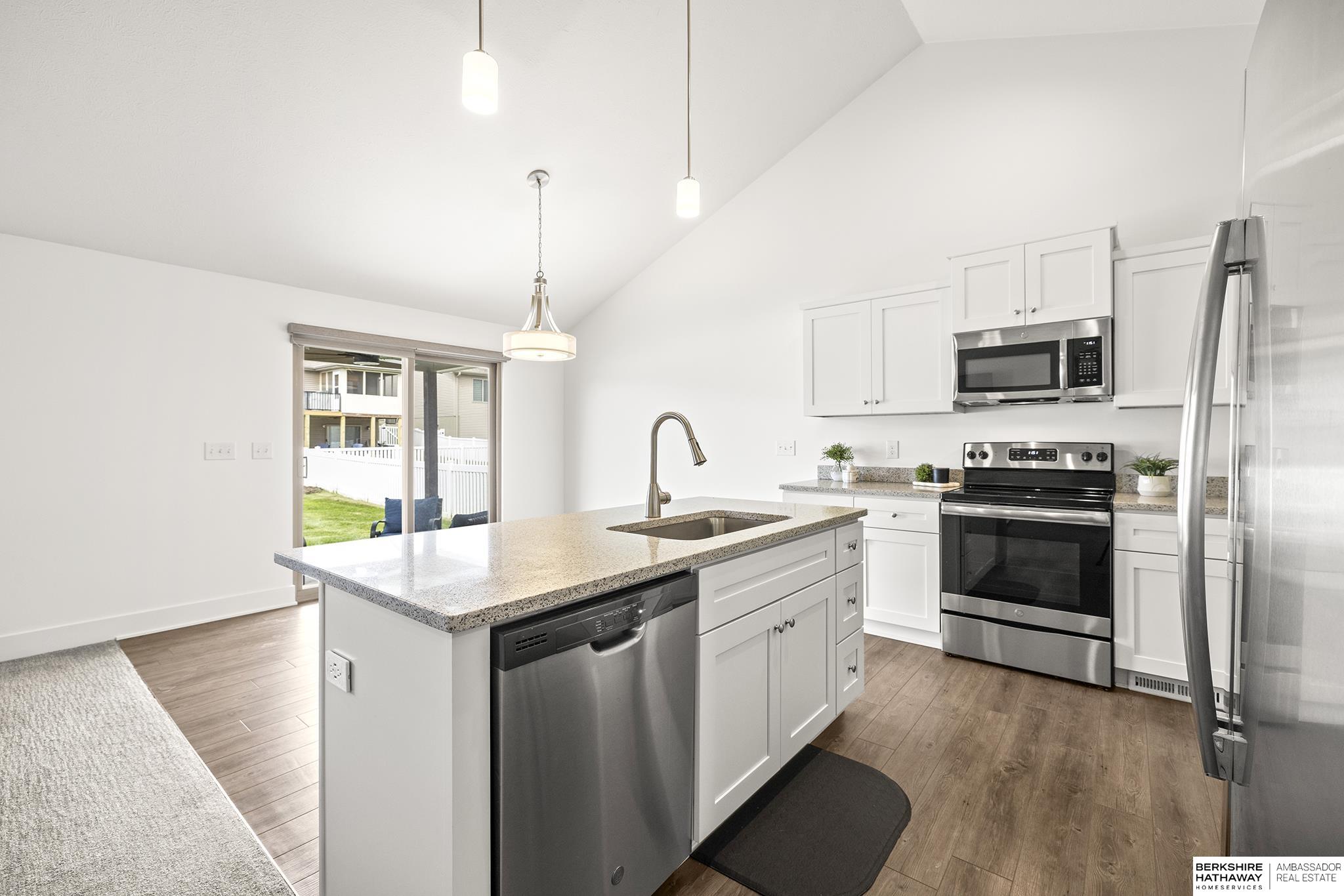 Elkhorn, Nebraska 68022, United States, 3 Bedrooms Bedrooms, ,2 BathroomsBathrooms,Residential,Pending,199234