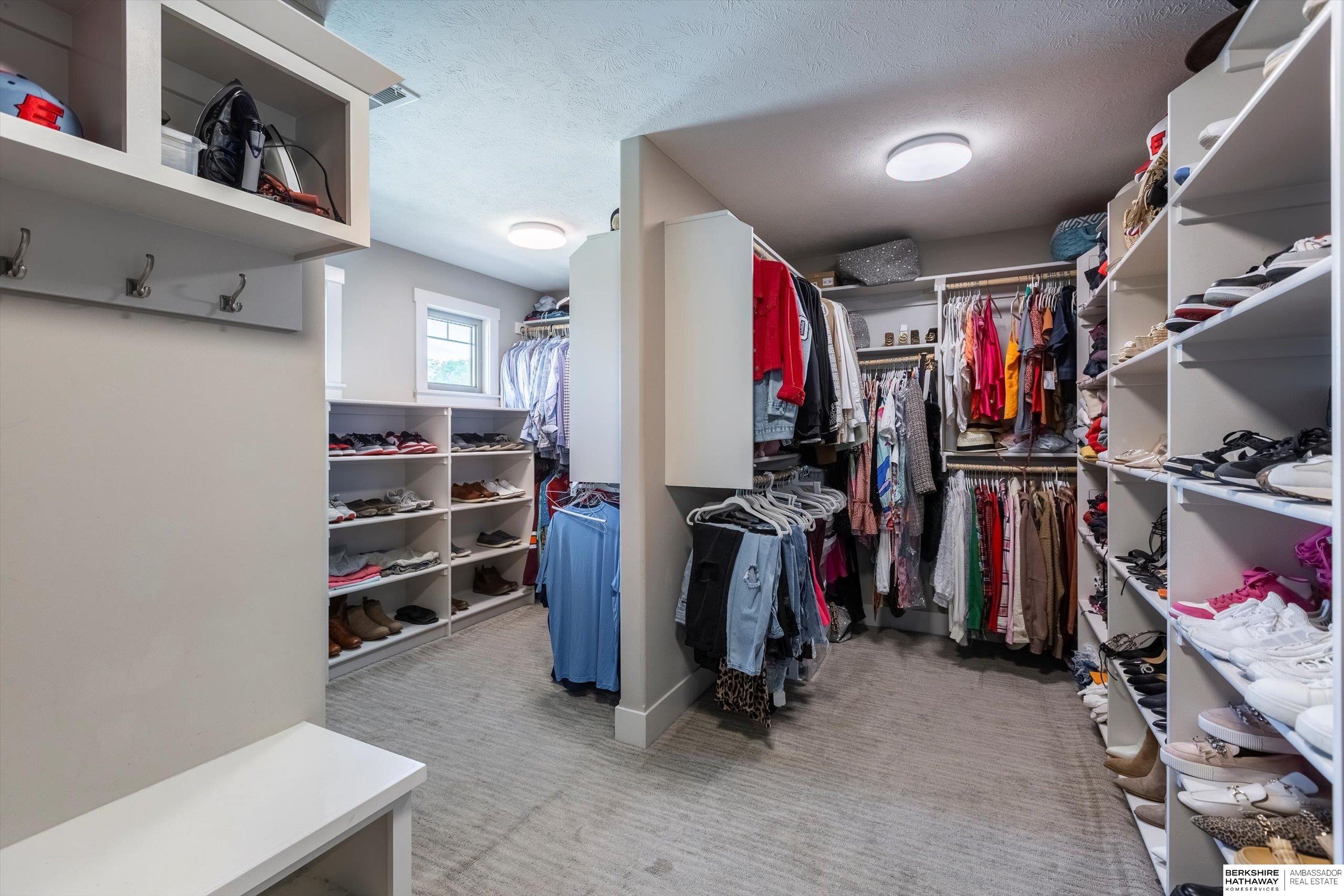 Elkhorn, Nebraska 68022, United States, 5 Bedrooms Bedrooms, ,4 BathroomsBathrooms,Residential,Active,191963