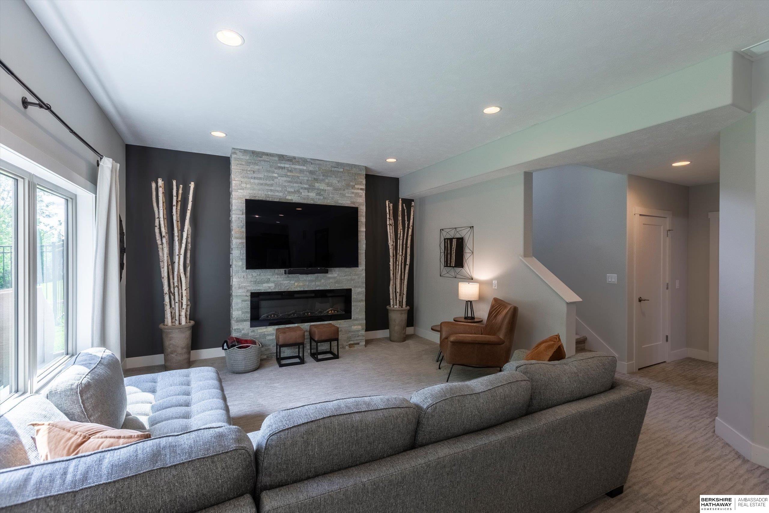 Elkhorn, Nebraska 68022, United States, 5 Bedrooms Bedrooms, ,4 BathroomsBathrooms,Residential,Active,191963