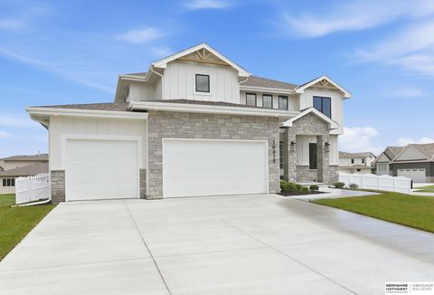 Photo of 16606 Abigail Street, Bennington, NE 68007 (MLS # 22617353)