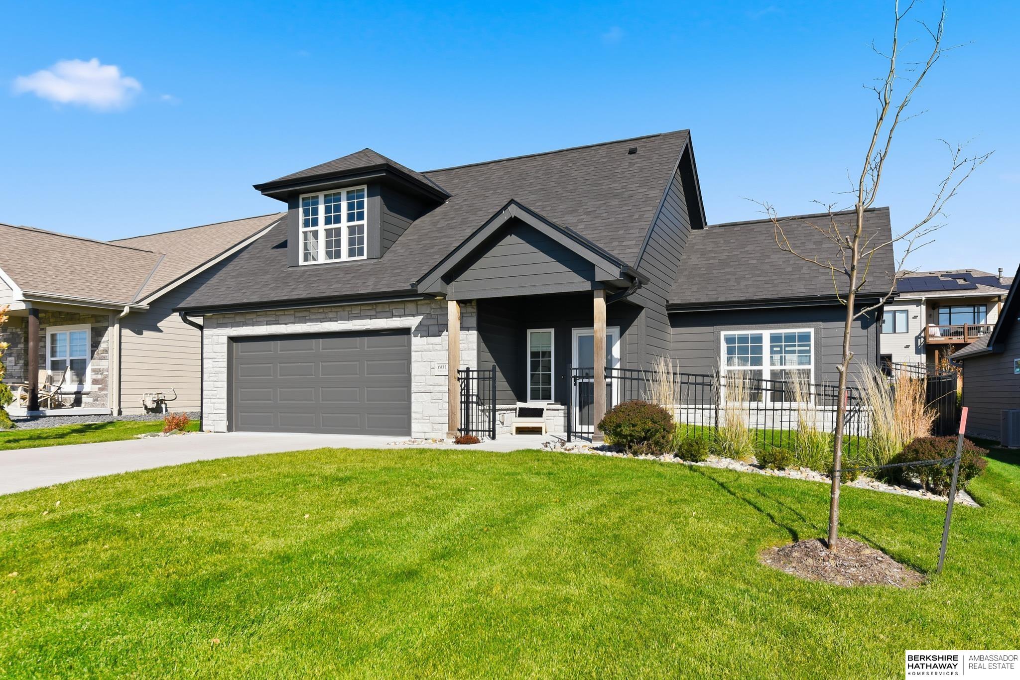 Omaha, Nebraska 68116, United States, 3 Bedrooms Bedrooms, ,3 BathroomsBathrooms,Residential,Active,249025