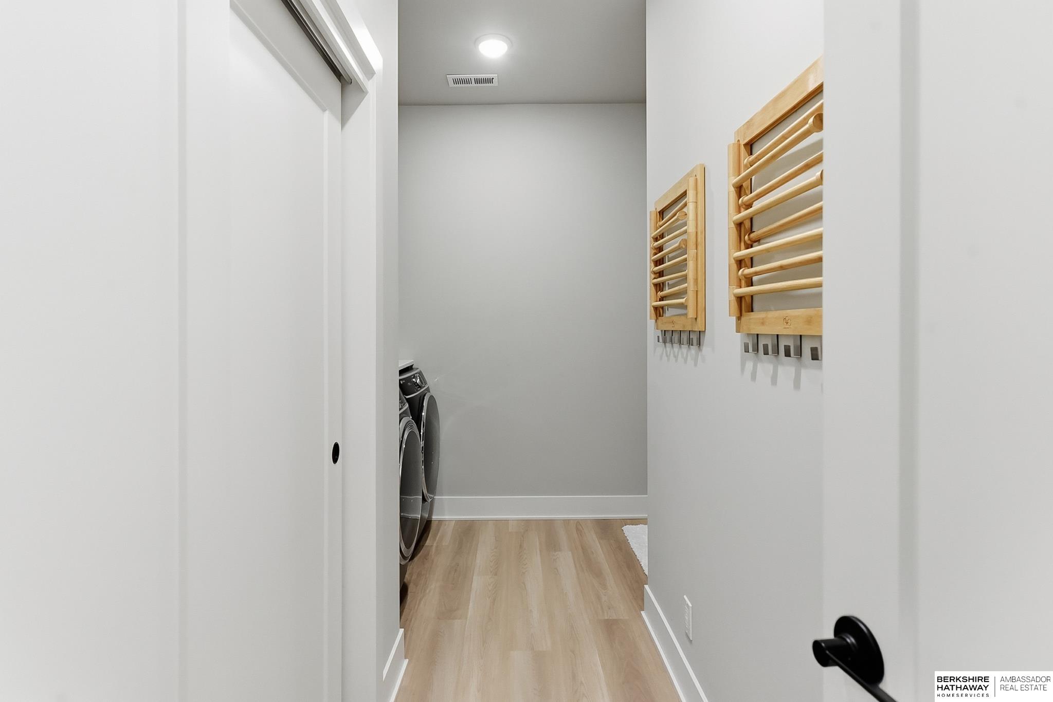 Omaha, Nebraska 68116, United States, 3 Bedrooms Bedrooms, ,3 BathroomsBathrooms,Residential,Active,249025