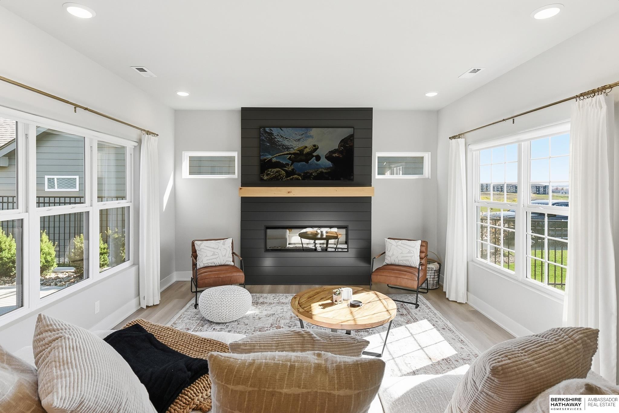 Omaha, Nebraska 68116, United States, 3 Bedrooms Bedrooms, ,3 BathroomsBathrooms,Residential,Active,249025