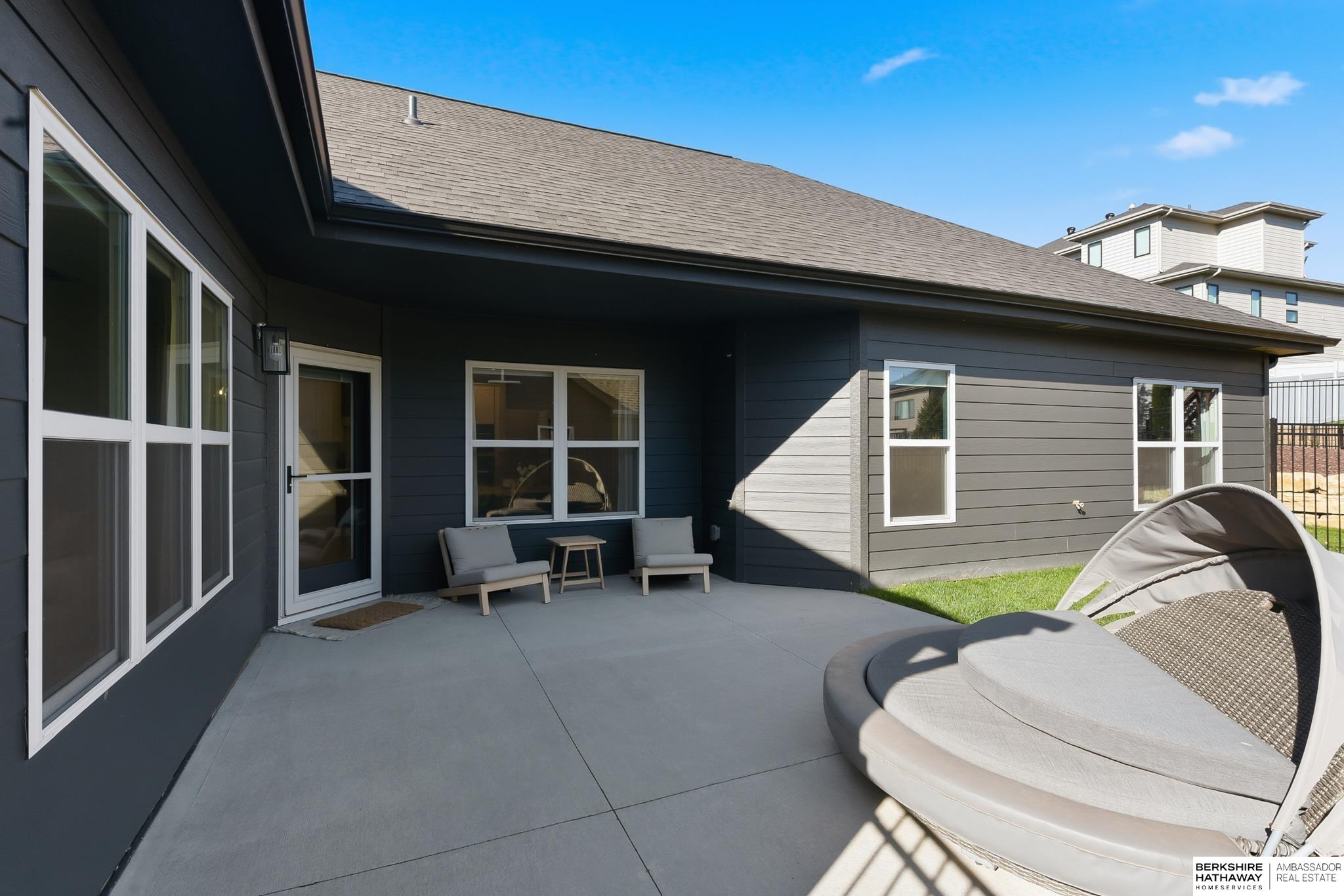 Omaha, Nebraska 68116, United States, 3 Bedrooms Bedrooms, ,3 BathroomsBathrooms,Residential,Active,249025