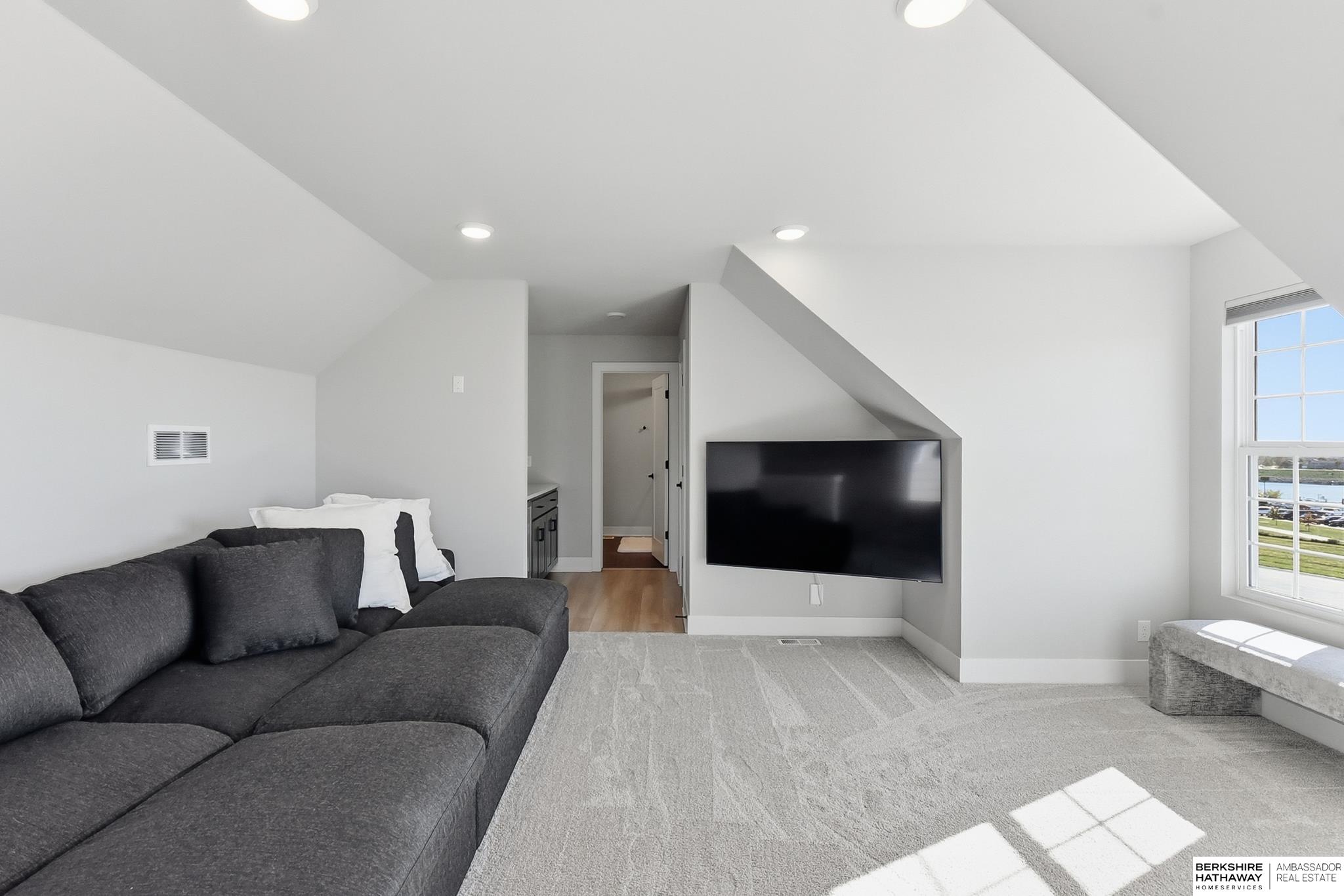 Omaha, Nebraska 68116, United States, 3 Bedrooms Bedrooms, ,3 BathroomsBathrooms,Residential,Active,249025