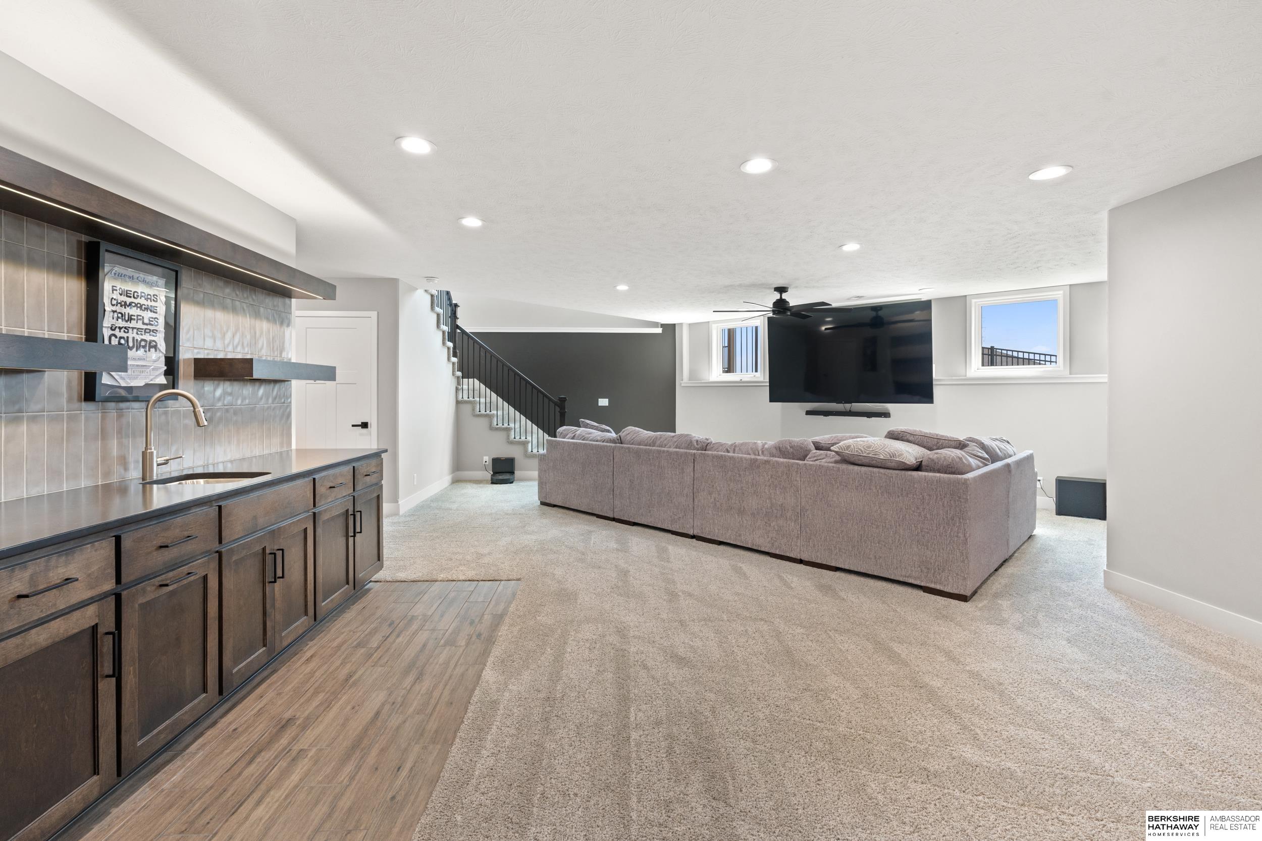 Omaha, Nebraska 68136, United States, 4 Bedrooms Bedrooms, ,3 BathroomsBathrooms,Residential,Active,142998