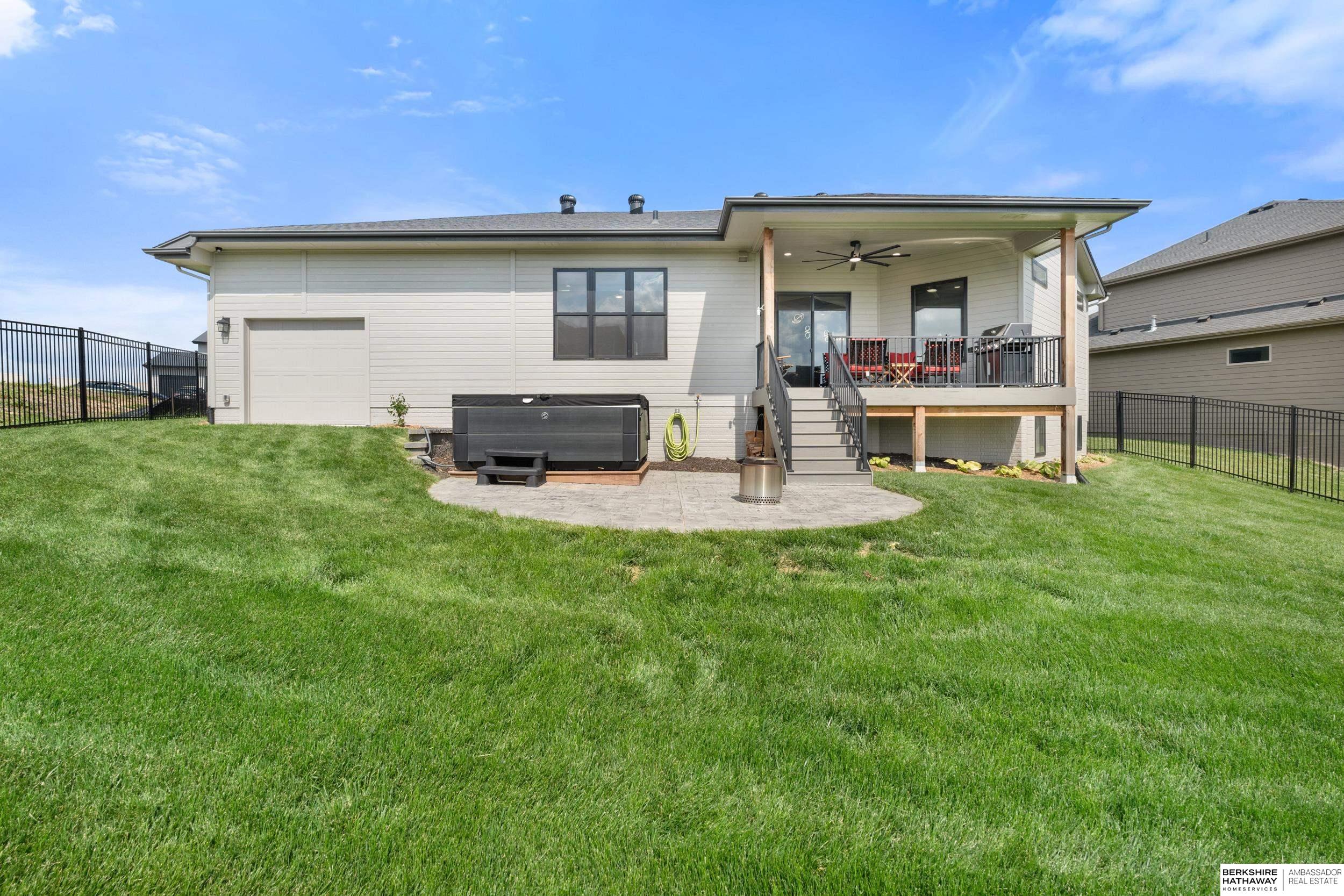 Omaha, Nebraska 68136, United States, 4 Bedrooms Bedrooms, ,3 BathroomsBathrooms,Residential,Active,142998