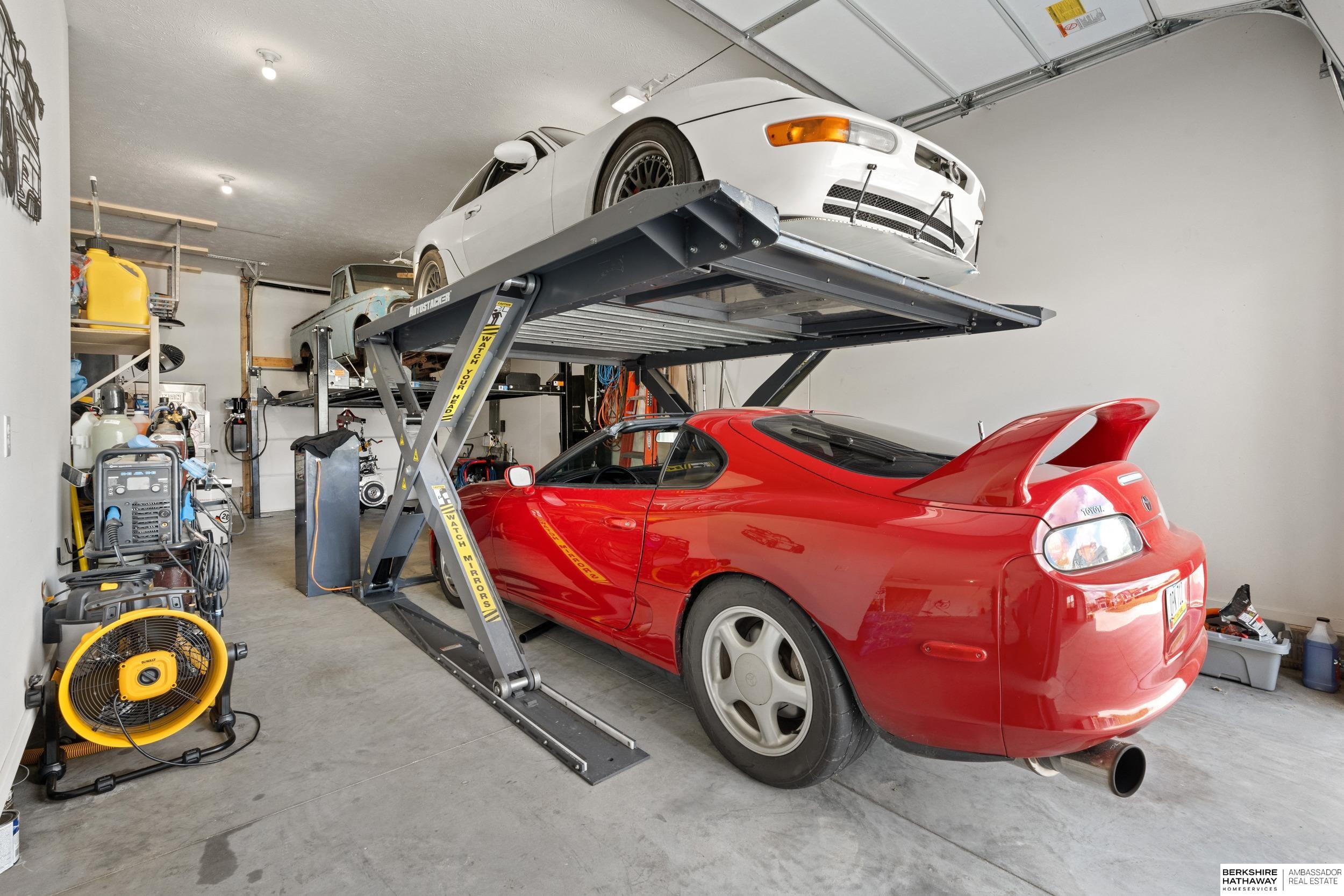 Omaha, Nebraska 68136, United States, 4 Bedrooms Bedrooms, ,3 BathroomsBathrooms,Residential,Active,142998