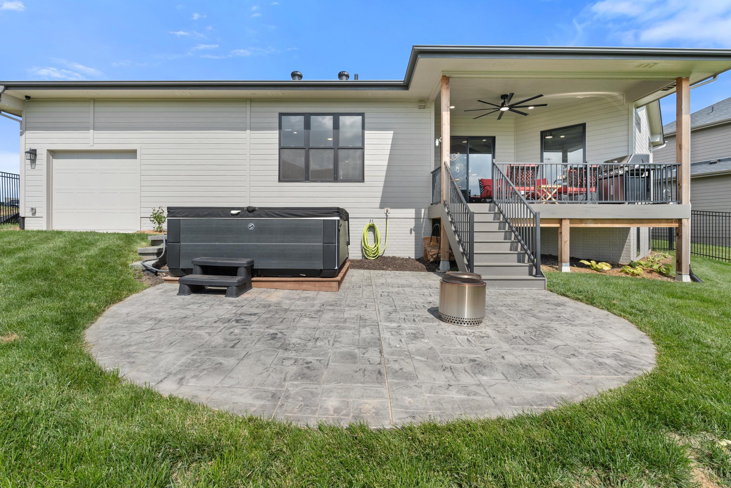 Omaha, Nebraska 68136, United States, 4 Bedrooms Bedrooms, ,3 BathroomsBathrooms,Residential,Active,142998