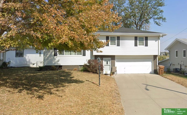 409 N STARK ST, BENNINGTON, NE 68007 - Image 4a4b58873eb0bb65e2506de6a3f8f405/1157657366