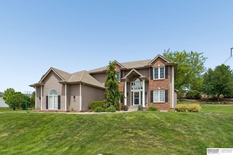 Photo of 4004 Birchwood Drive, Bellevue, NE 68123 (MLS # 22613049)