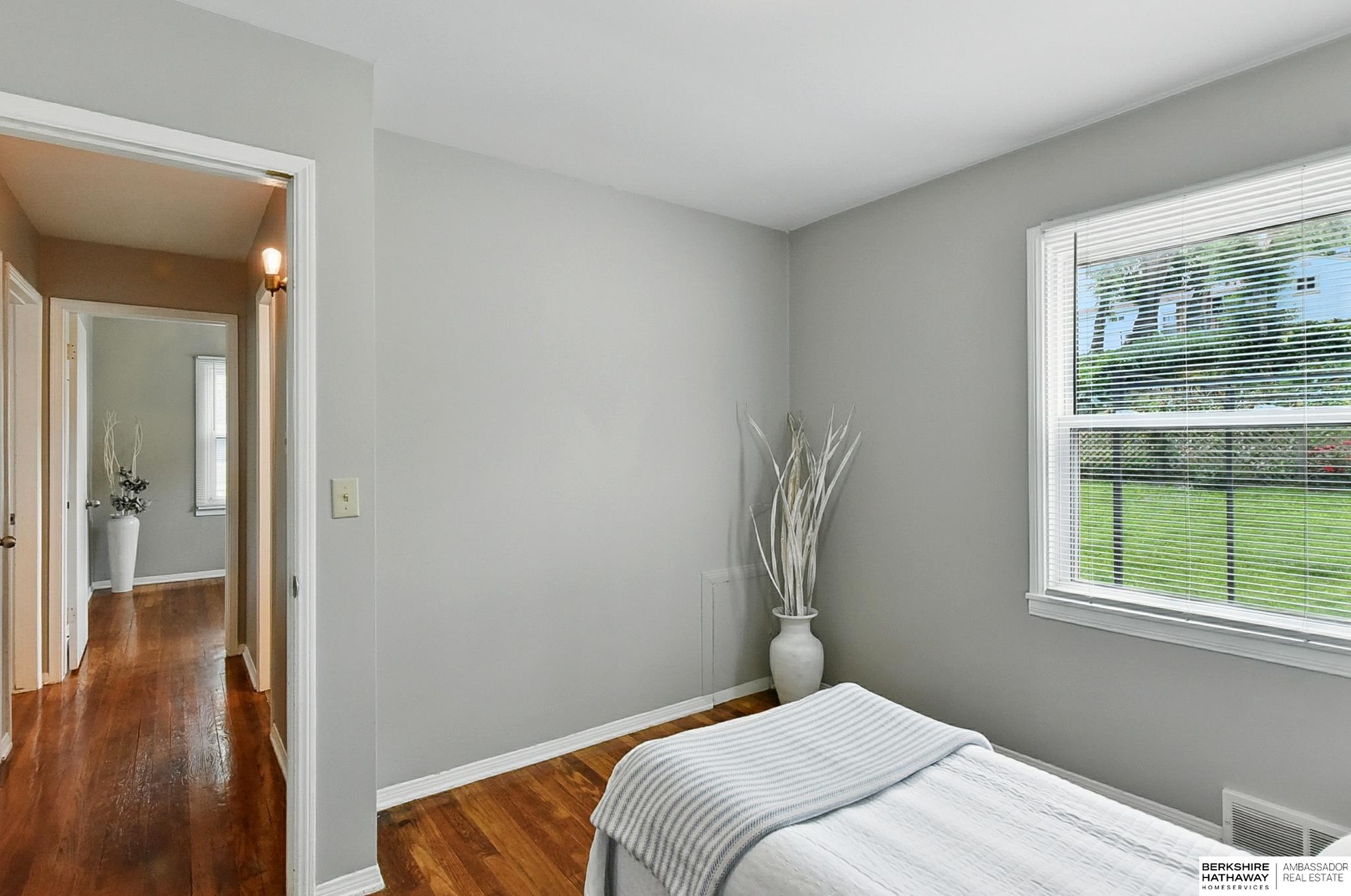 Omaha, Nebraska 68114, United States, 3 Bedrooms Bedrooms, ,2 BathroomsBathrooms,Residential,Pending,151029