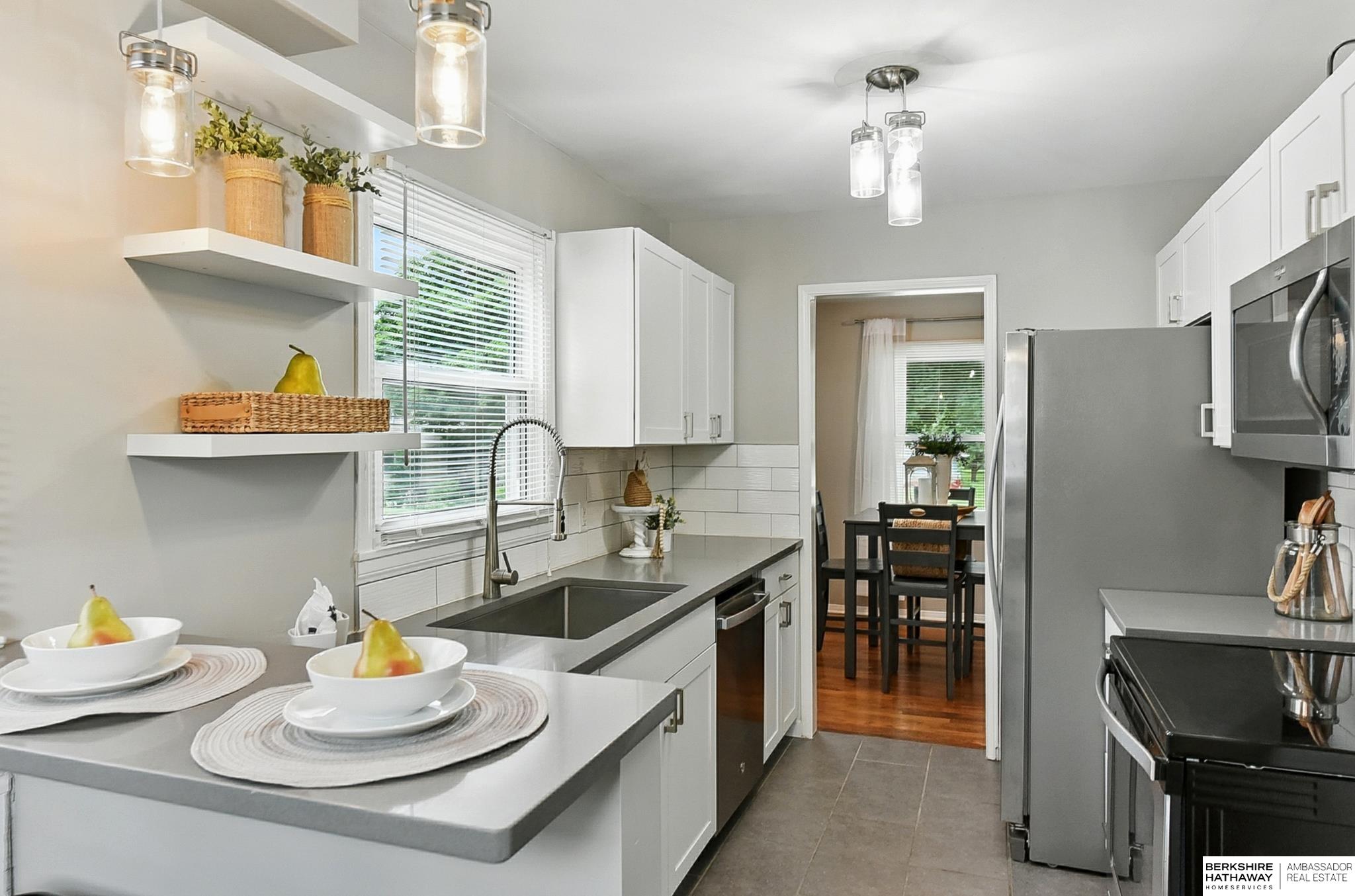 Omaha, Nebraska 68114, United States, 3 Bedrooms Bedrooms, ,2 BathroomsBathrooms,Residential,Pending,151029