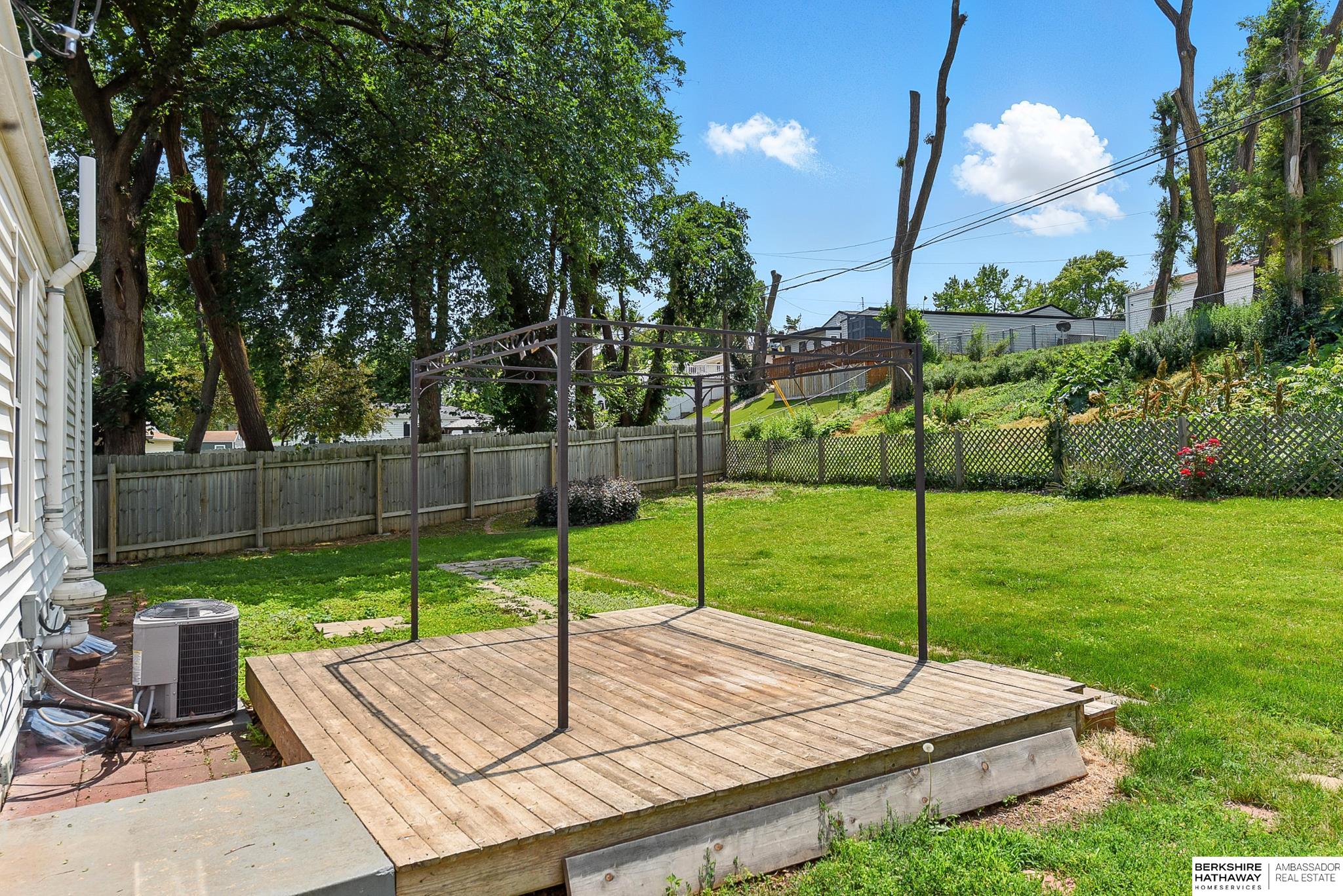 Omaha, Nebraska 68114, United States, 3 Bedrooms Bedrooms, ,2 BathroomsBathrooms,Residential,Pending,151029