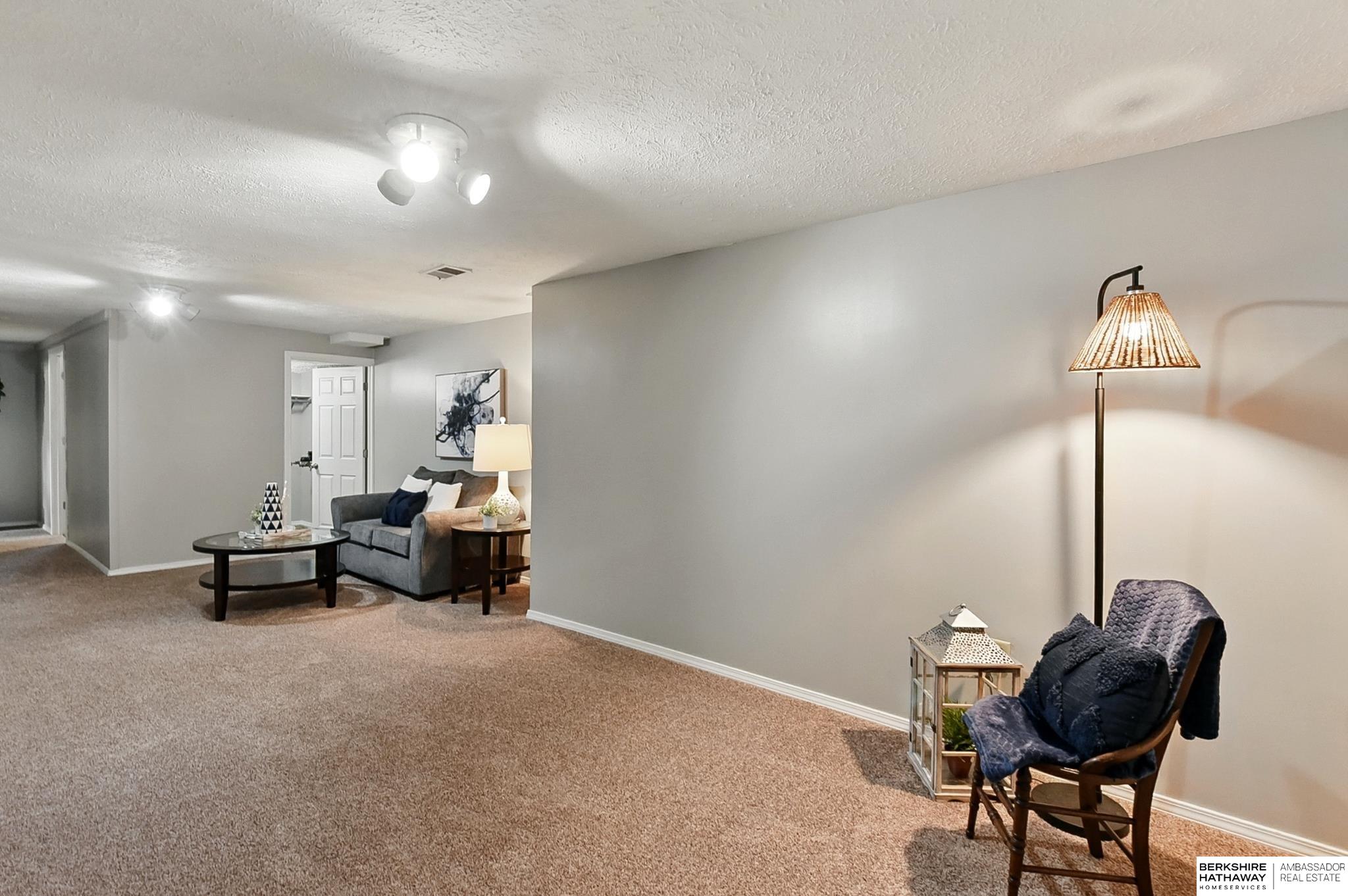 Omaha, Nebraska 68114, United States, 3 Bedrooms Bedrooms, ,2 BathroomsBathrooms,Residential,Pending,151029